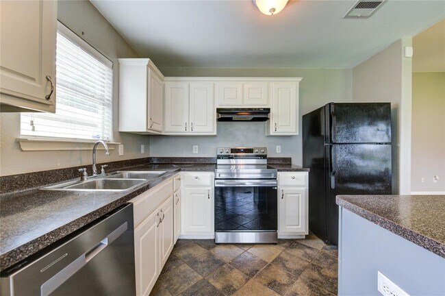 Building Photo - 6815 Dolan Bluff Ln