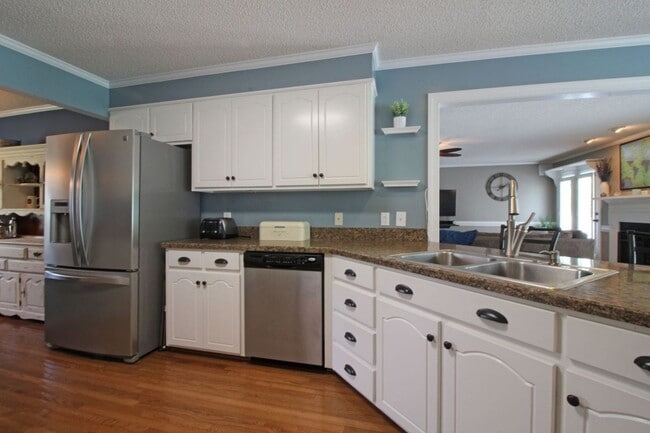 Building Photo - 103 Carolina Wren Cir