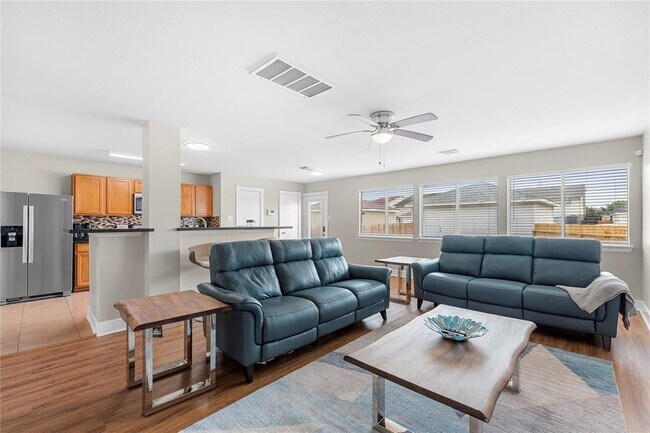 Building Photo - 1011 Grassy View Dr