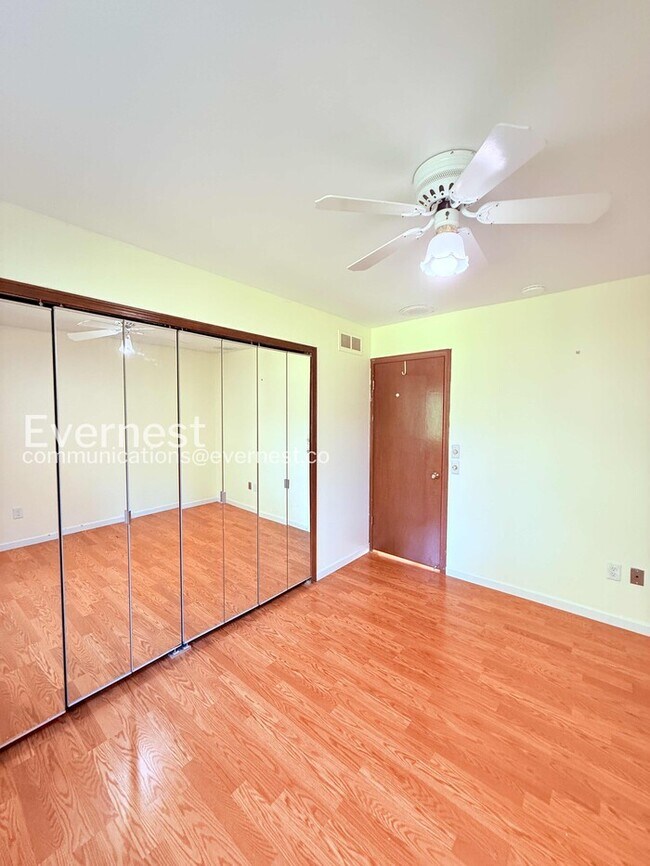 Building Photo - Modern Comfort with Ample Space - 2 Bed, 3 Bath, 1481 SqFt  | Pet Friendly | Available Now!