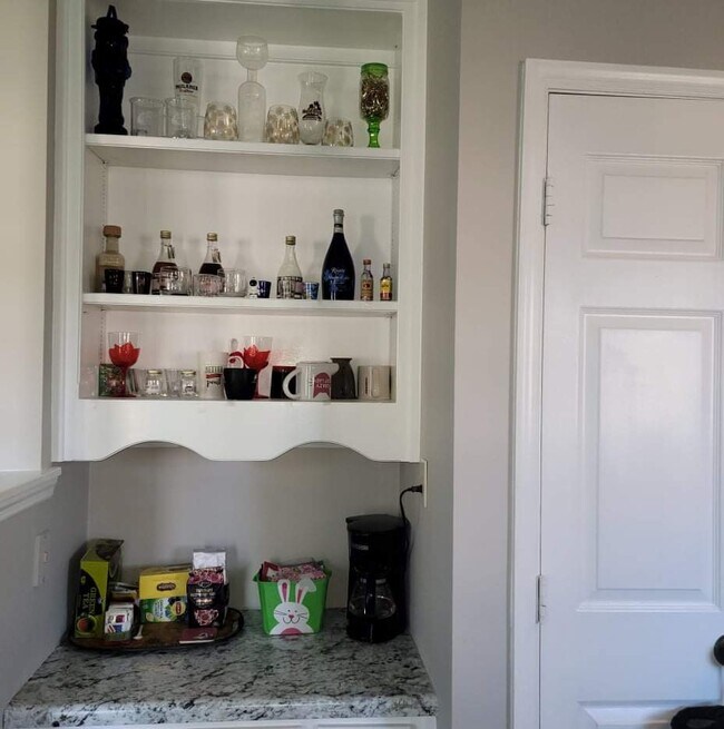 Beverage Nook - 1078 Sandy Springs Rd NW