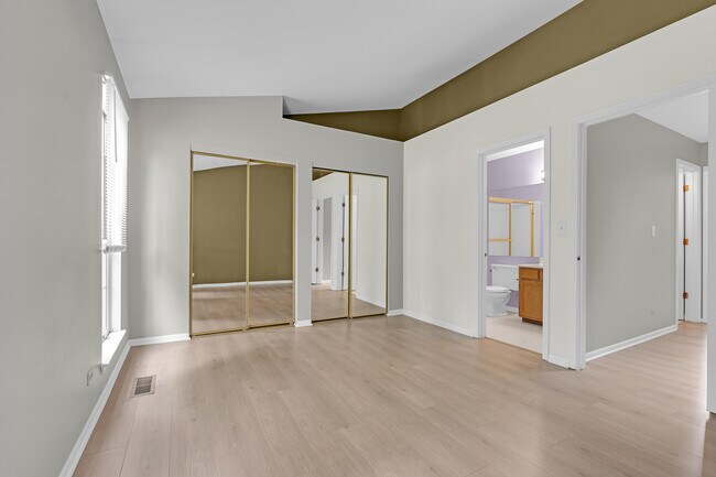 Building Photo - 1126 Regency Dr