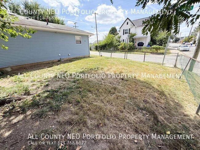 Building Photo - 1425 Mt Vernon Ave