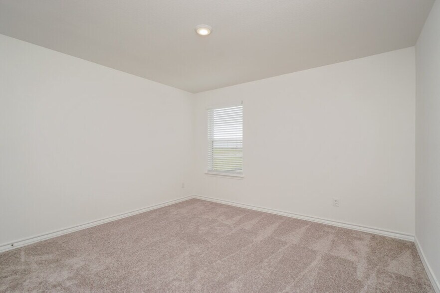 Building Photo - 1637 Viola Ln