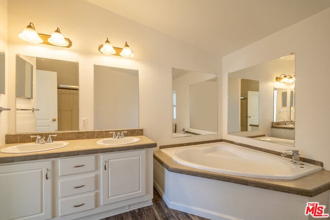 Building Photo - 45999 South St