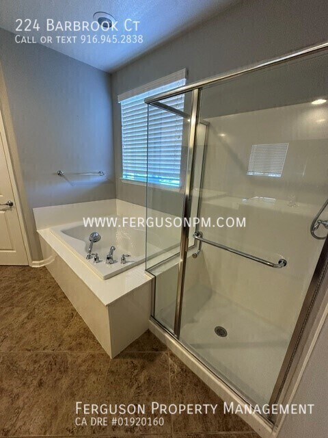Building Photo - 224 Barbrook Ct