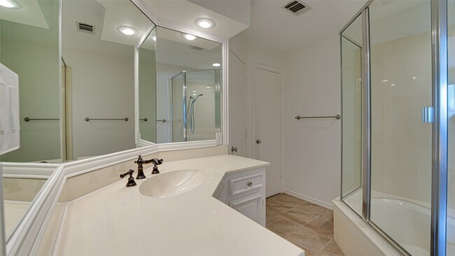 Building Photo - 5818 Orchid Ln