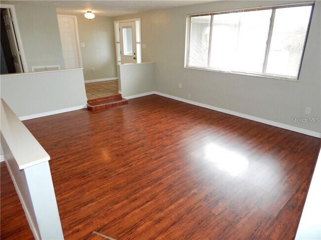 Building Photo - 5702 Moog Rd