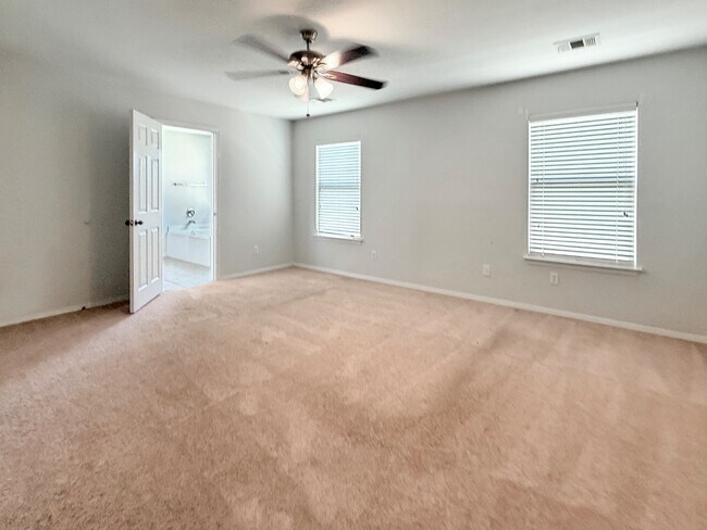 Building Photo - 165 Flagstone Trail