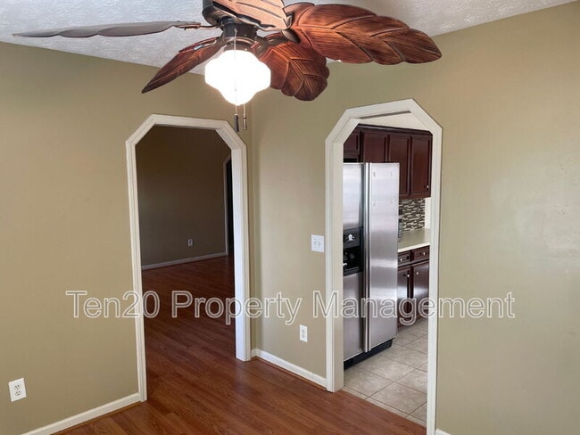 Building Photo - 5715 Boby Dr