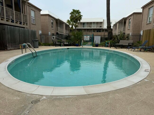 Building Photo - 215 Postoffice St