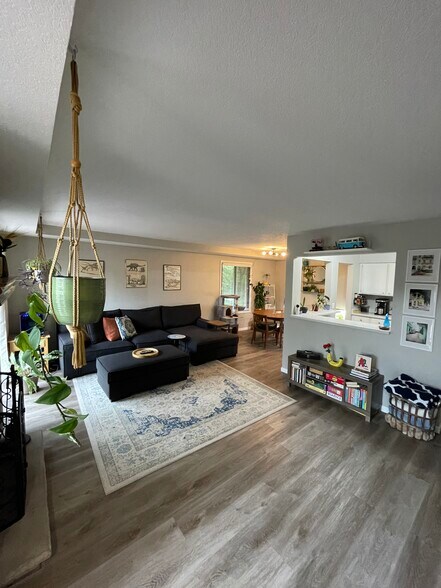 Living room - 4813 Cedar Lake Rd S