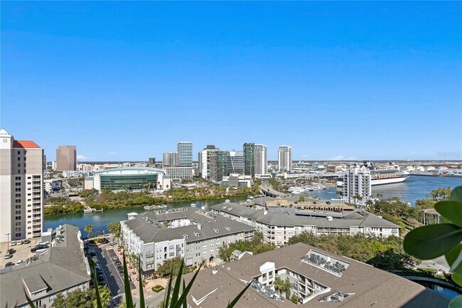 Building Photo - 450 Knights Run Ave