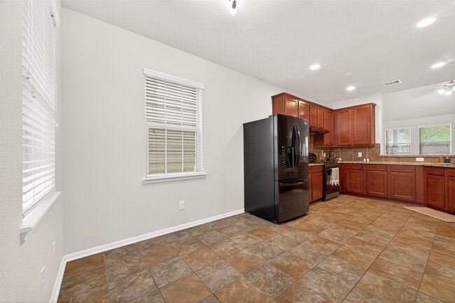 Building Photo - 6503 Wilshire Fern
