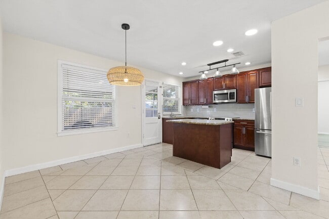 Building Photo - 3505 Prescott St N