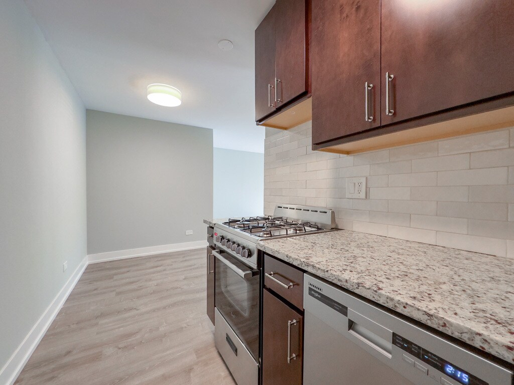 Building Photo - 503 W Barry Ave