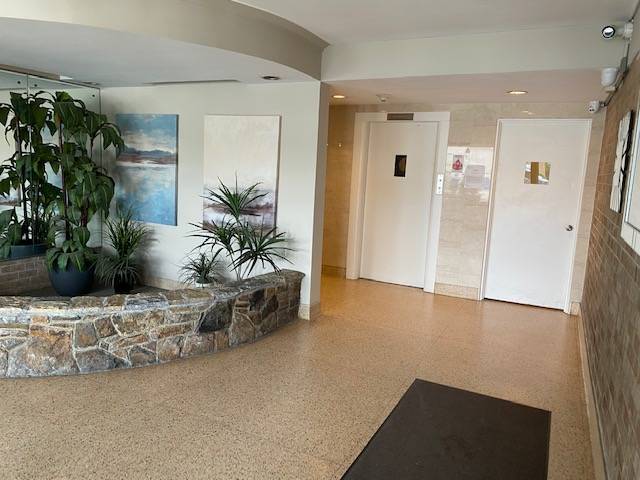 Building Photo - 244 Halstead Ave