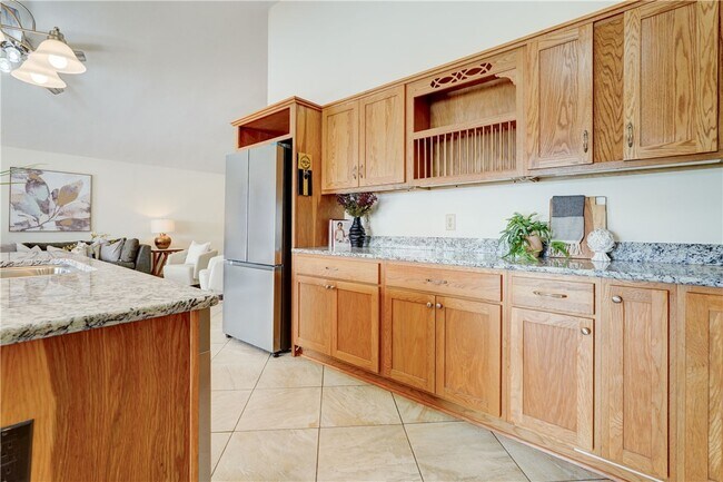 Building Photo - 2654 Whalen Rd