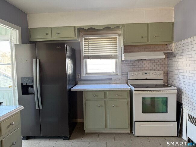 Building Photo - 95-97-97 Locust St