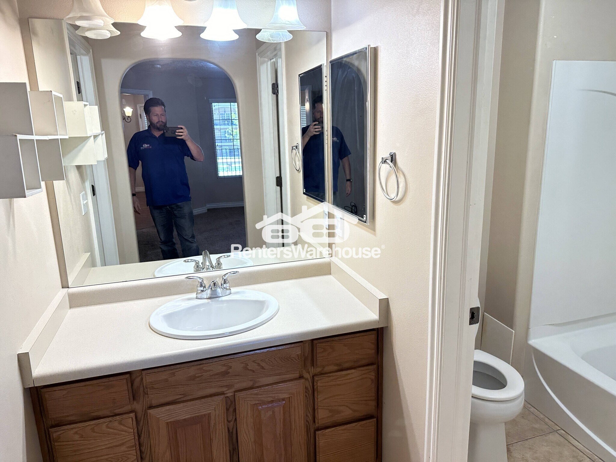 Building Photo - 1202 W 110 N