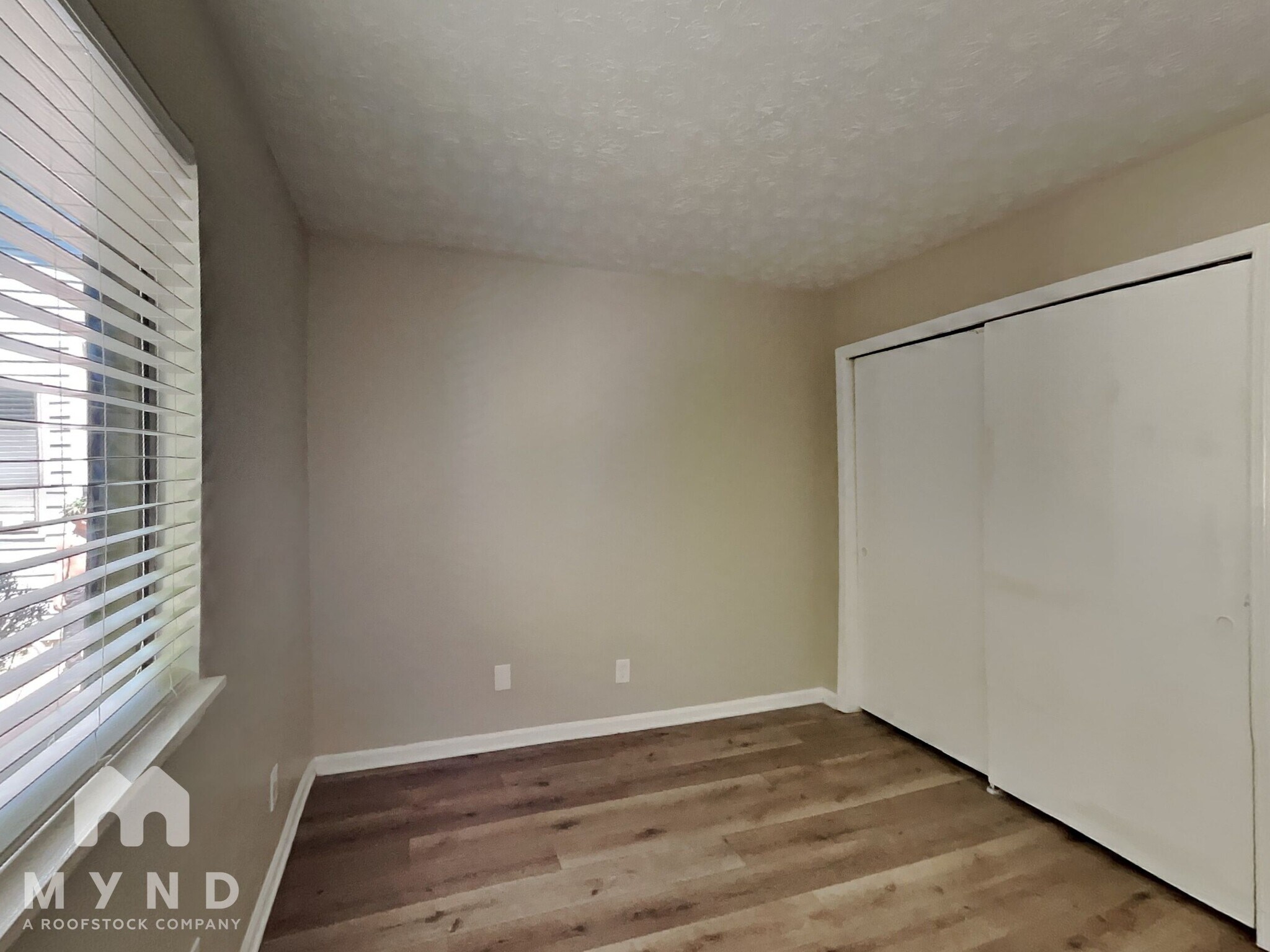Building Photo - 8602 Creekwood Way