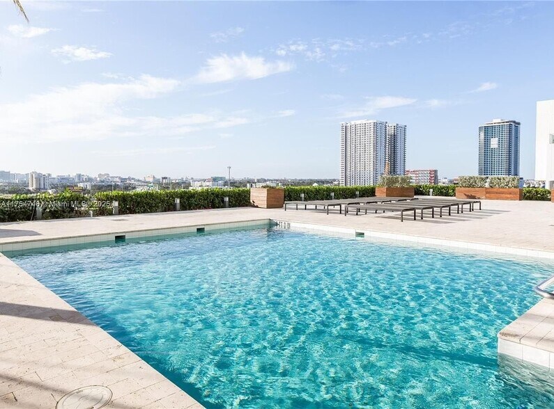 Building Photo - 1040 Biscayne Blvd