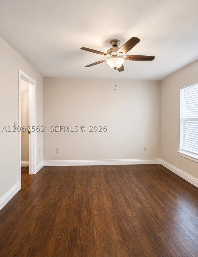 Building Photo - 4847 Palm Hill Dr