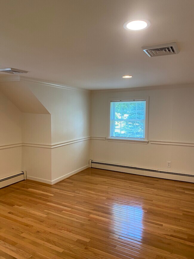 Building Photo - 3281 Randy Rd