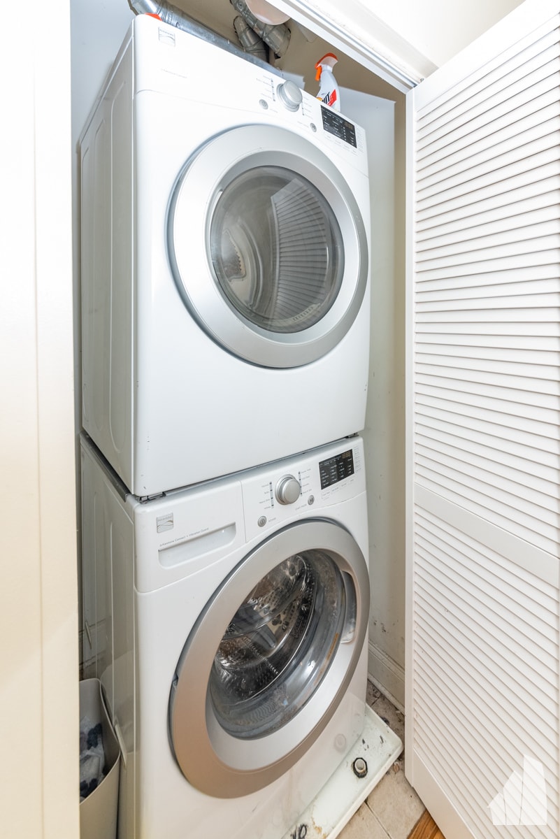 Building Photo - 1133 W Addison St