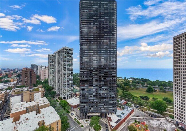 Building Photo - 5415 N Sheridan Rd