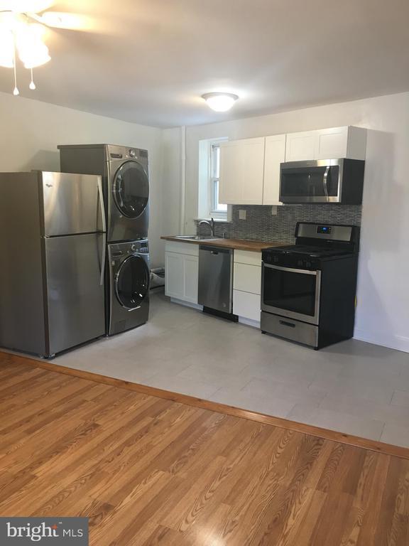 Building Photo - 4733 Umbria St