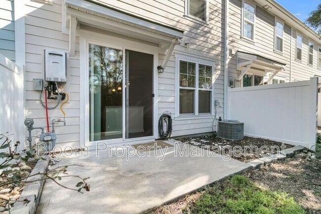 Building Photo - 1660 Bridwell Ln