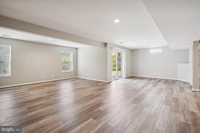 Building Photo - 2973 Myrtlewood Dr