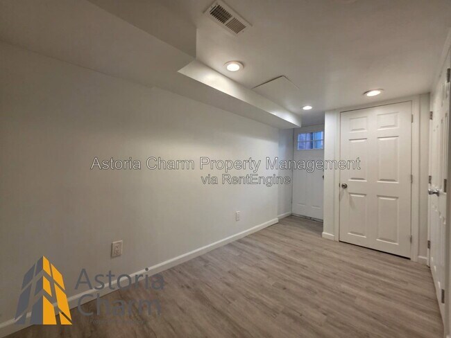 Building Photo - 519 E 28th St