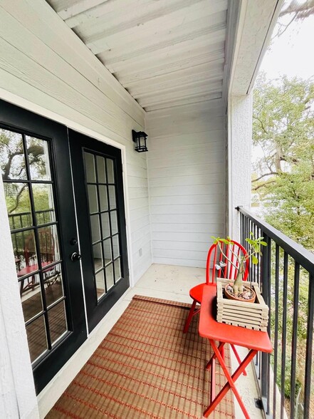 Building Photo - 304 E South St