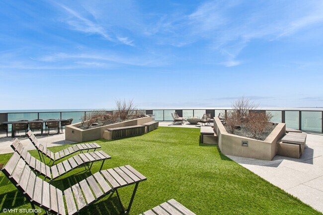 Building Photo - 211 N Harbor Dr