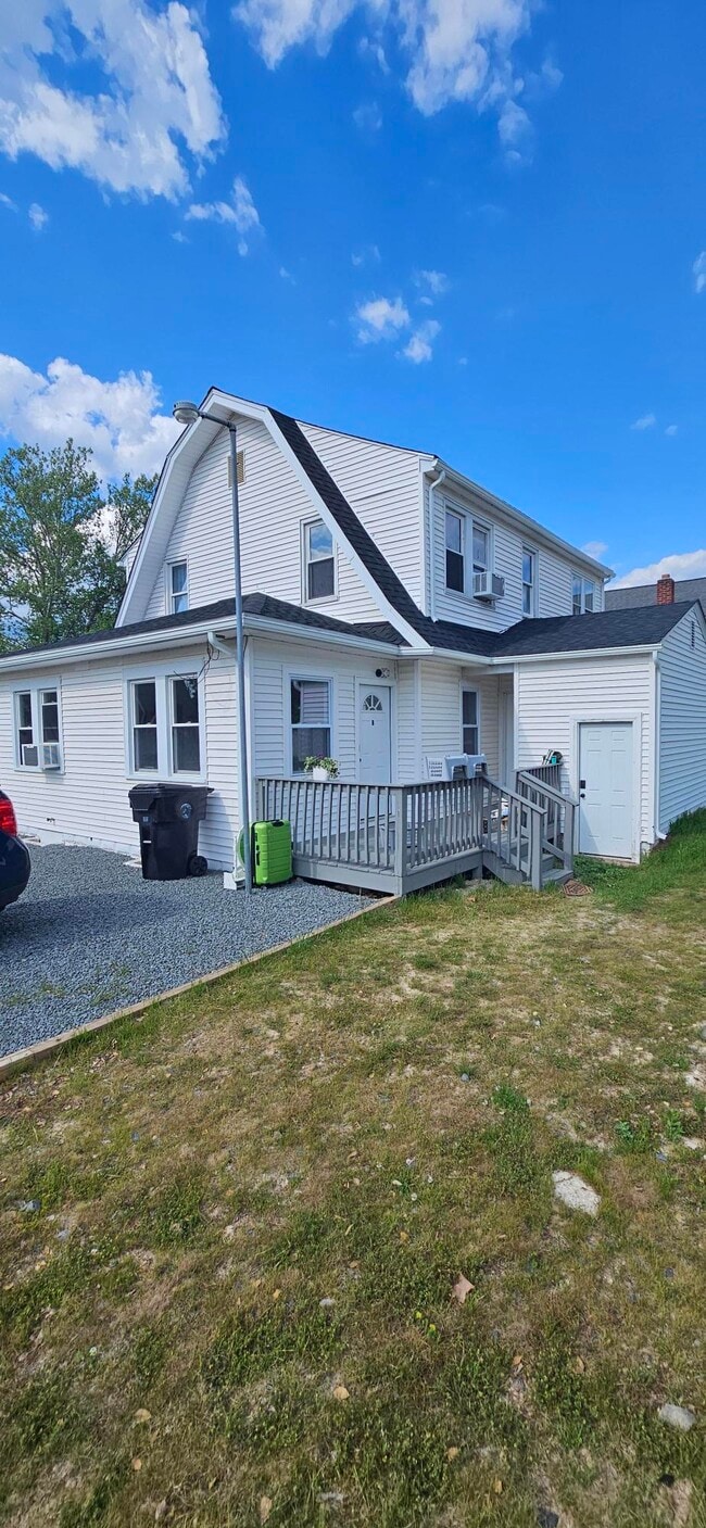 Building Photo - 308 Pennington Ave