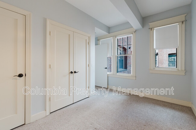 Building Photo - 2902 Porter St NW