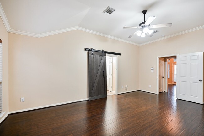 Building Photo - Gorgeous and spacious three-story townhome!