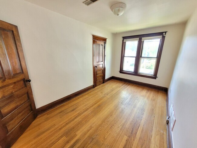 Building Photo - 1412 Market St
