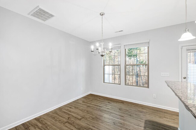 Building Photo - Brightleaf at the Park Townhome!