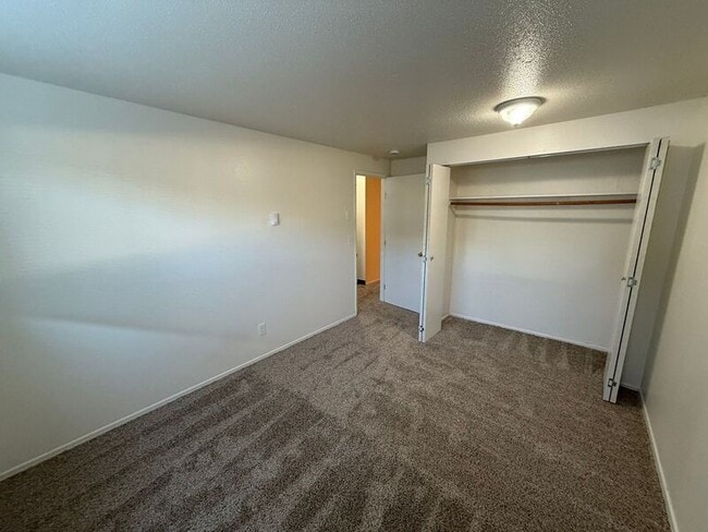 Building Photo - 3820 Iberis St NE