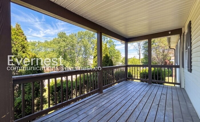 Building Photo - 404 Dabney Dr