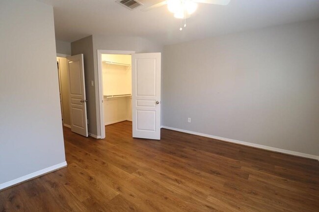 Building Photo - 1108 Beall Landing Ct