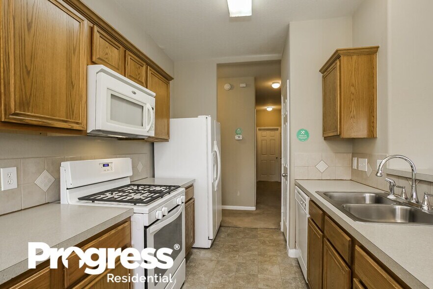 Building Photo - 15527 Lady Shery Ln