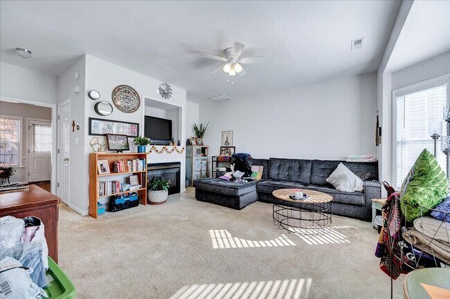 Building Photo - 2BR/2.5BA Clayton Townhouse