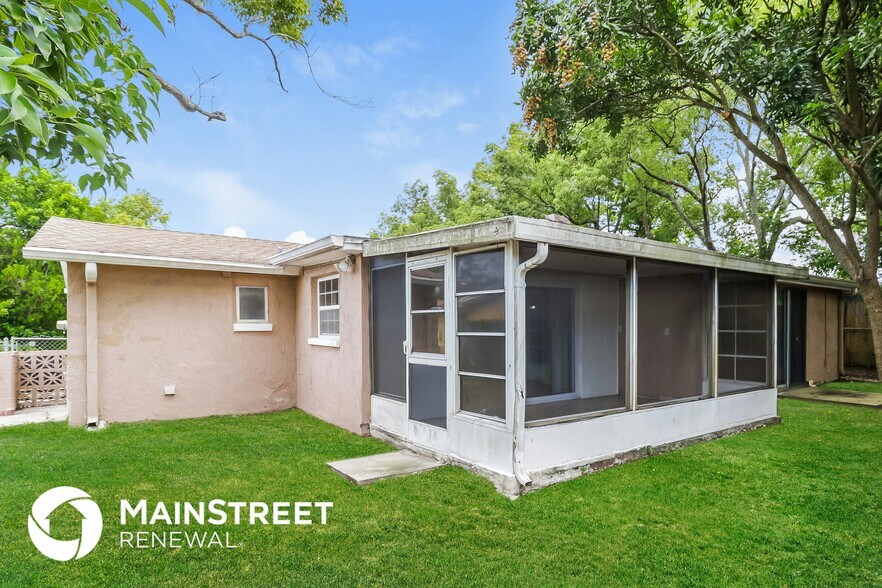Building Photo - 7704 Birchwood Dr