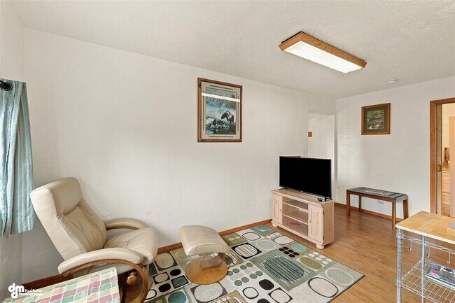 Building Photo - 6830 E Toller Ct