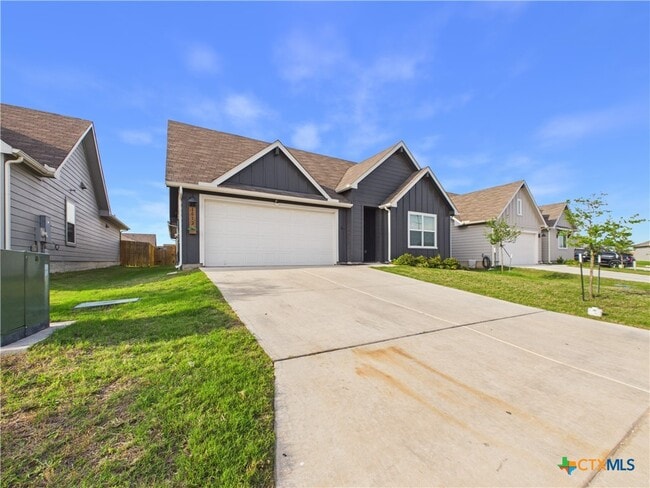 Building Photo - 1012 Betsy Dr