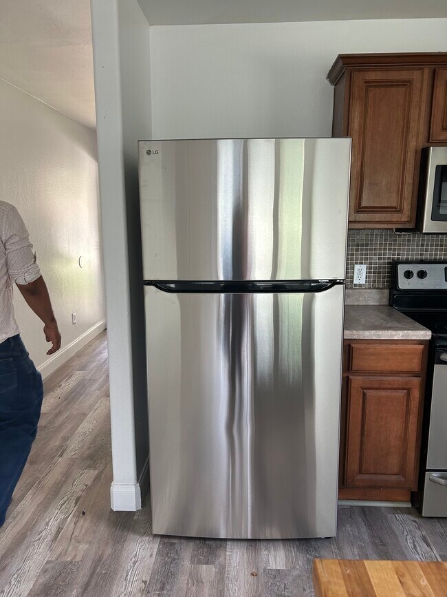 Building Photo - 529 W Metcalfe St